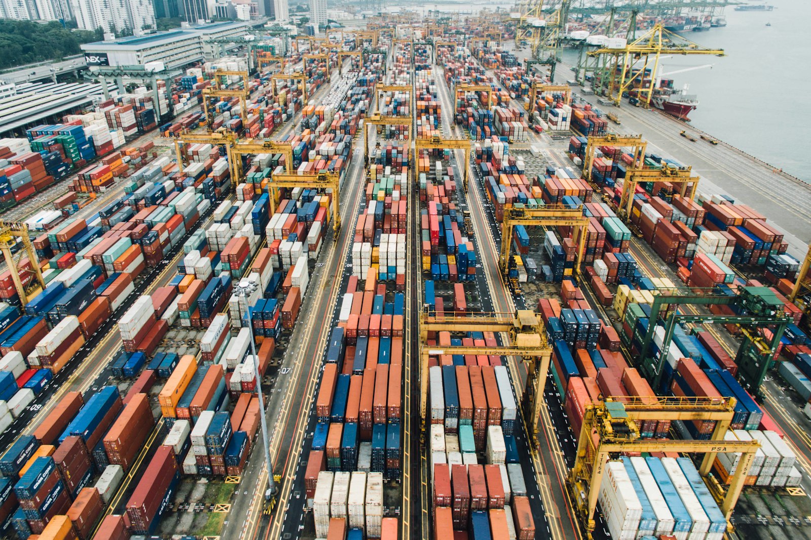 Automated shipping port